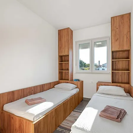 Apartment Velic *