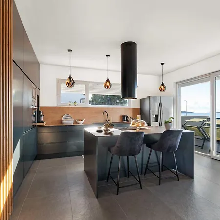 Velic Apartment *