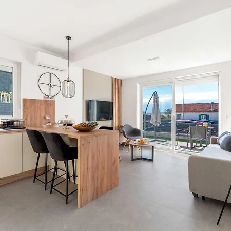 Apartment Velic