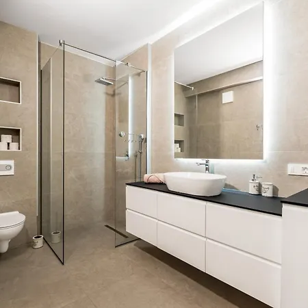 Velic Apartment Razine