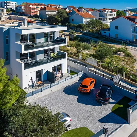 Velic Apartment Razine