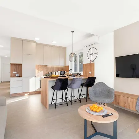 Velic Apartment *