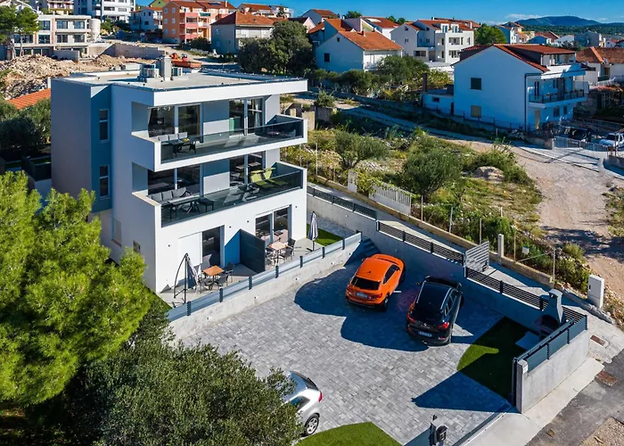 Velic Apartment Razine